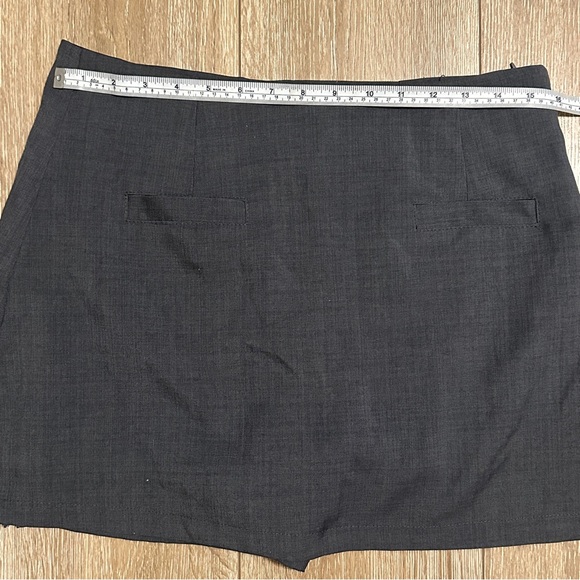 Gray Mini Skirt with Built-In Shorts - Picture 4 of 6
